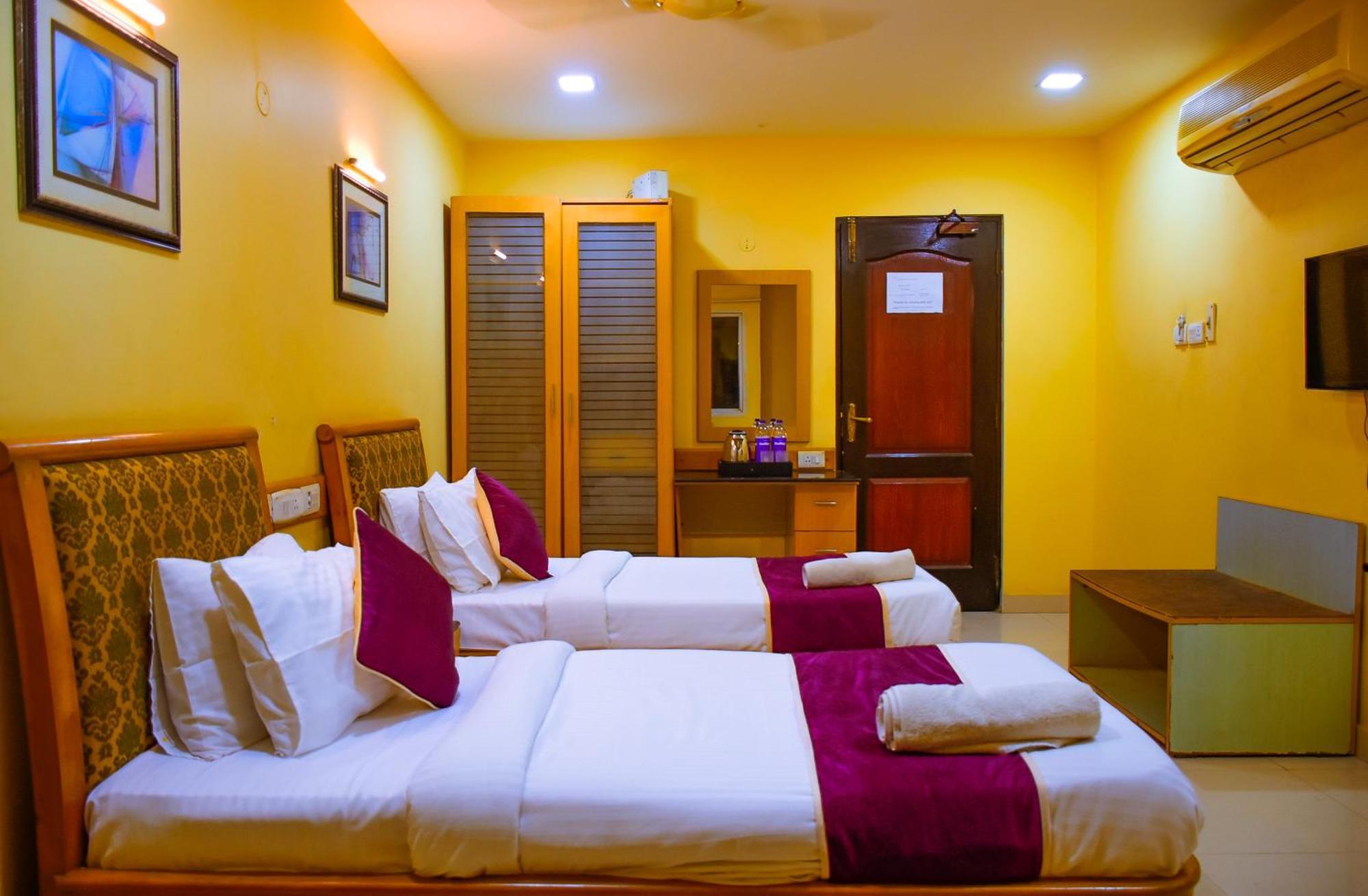 Naksha Tree Hotels - Mogappair Chennai Extérieur photo