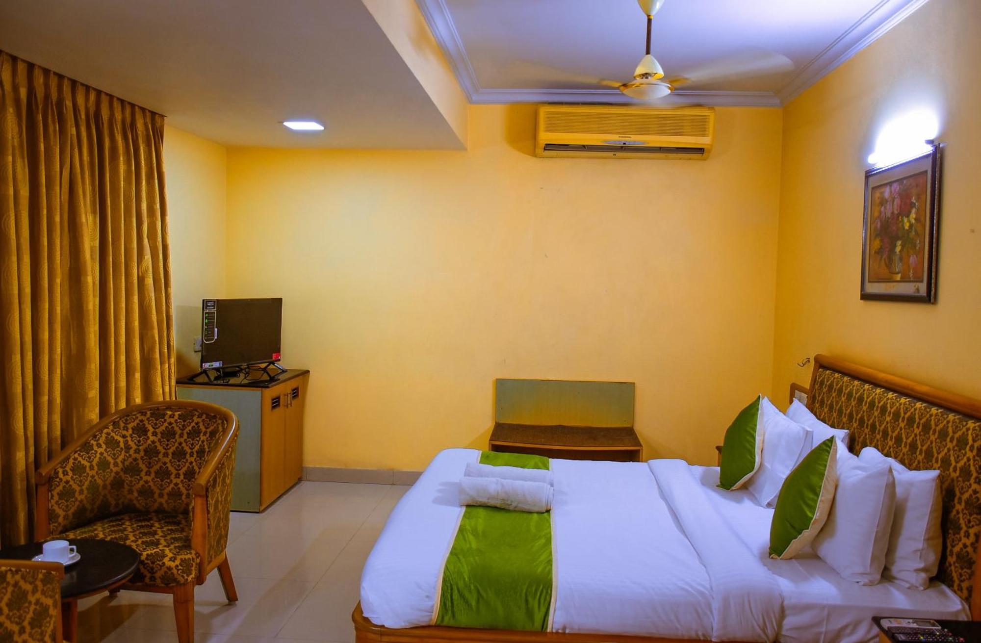 Naksha Tree Hotels - Mogappair Chennai Extérieur photo