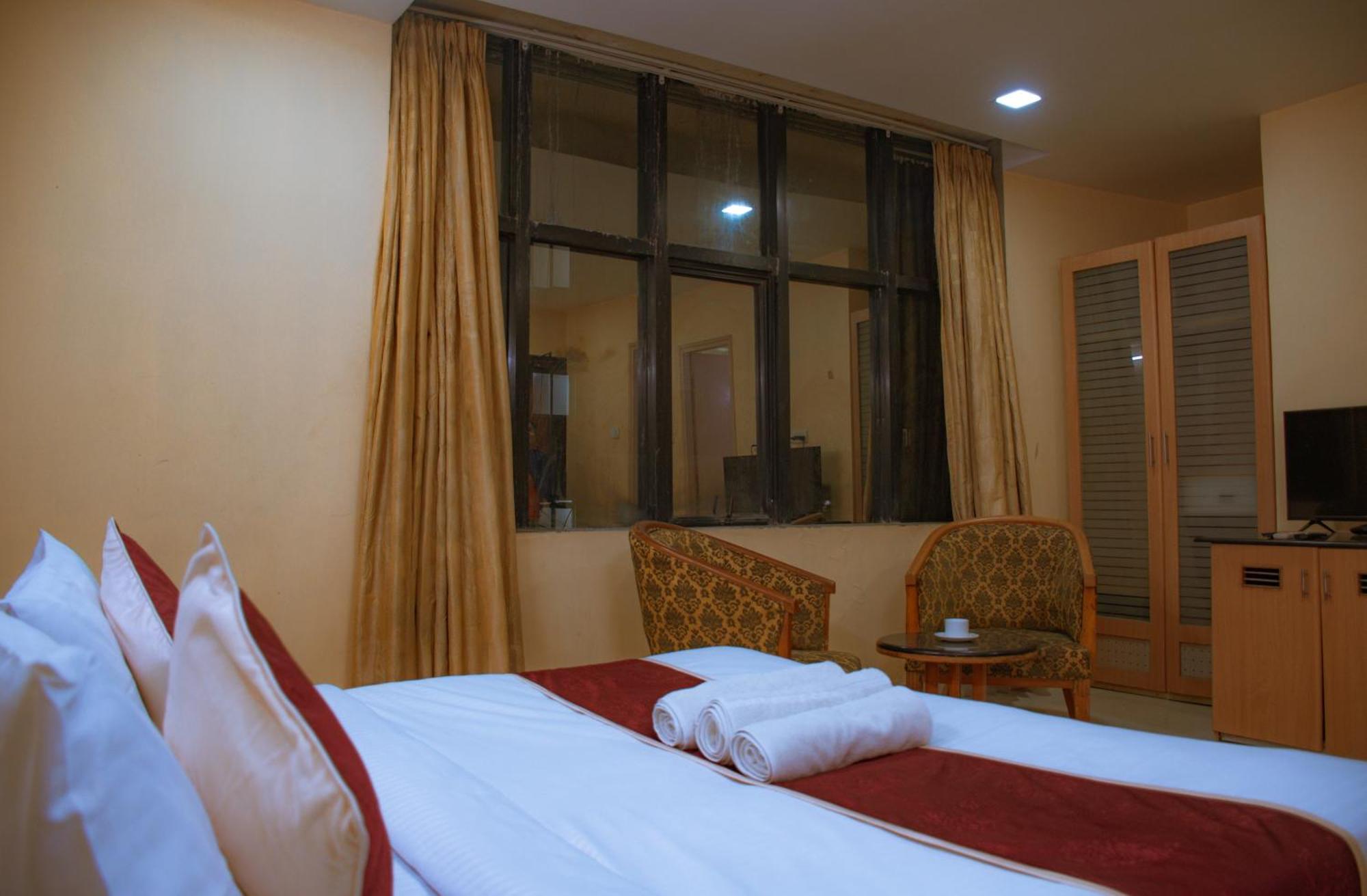 Naksha Tree Hotels - Mogappair Chennai Extérieur photo