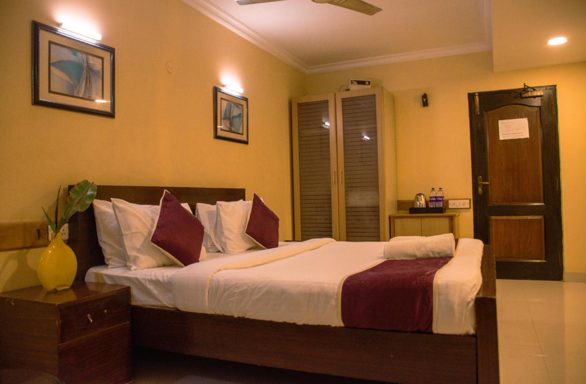 Naksha Tree Hotels - Mogappair Chennai Extérieur photo